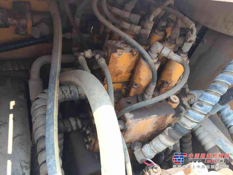 河南出售转让二手8300小时2011年现代R225LC挖掘机