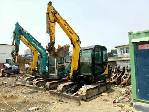 山东出售转让二手5000小时2013年现代R60挖掘机