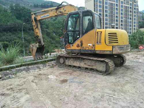 重庆出售转让二手10000小时2009年柳工CLG906C挖掘机