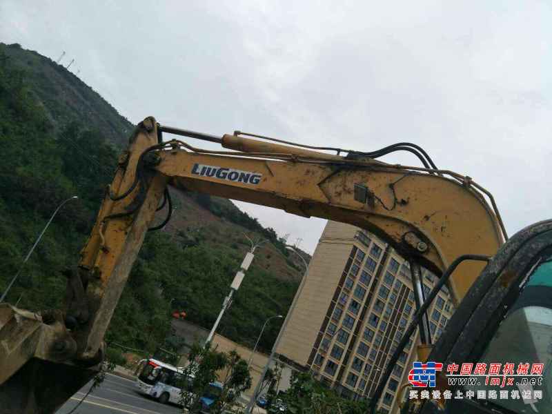 重庆出售转让二手10000小时2009年柳工CLG906C挖掘机
