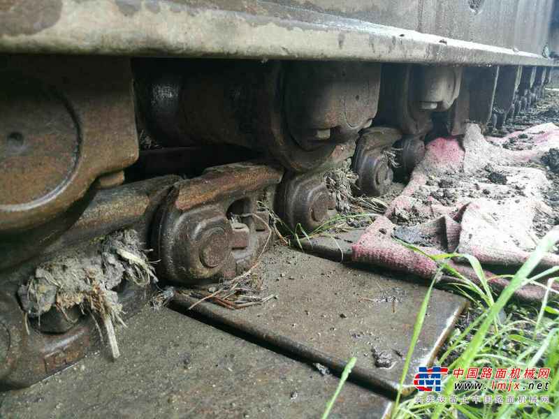 黑龙江出售转让二手16000小时2010年日立ZX240挖掘机