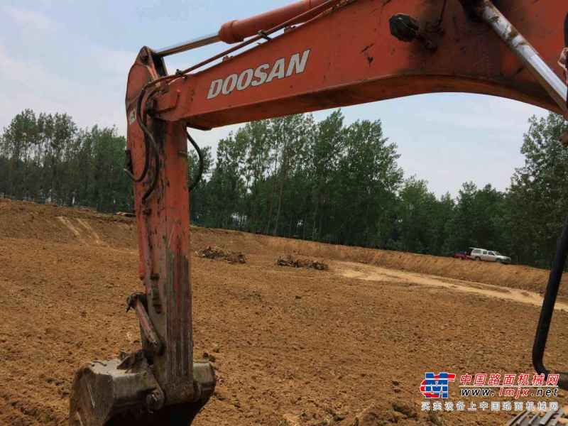 河南出售转让二手9000小时2009年斗山DH220LC挖掘机