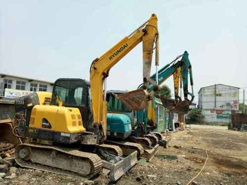 山东出售转让二手3400小时2014年现代R60挖掘机