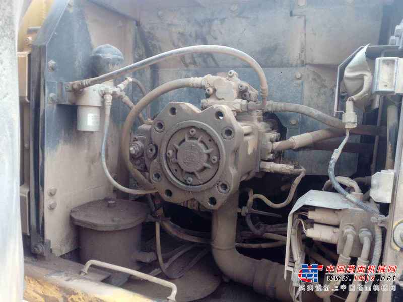 山西出售转让二手12000小时2005年住友SH200A3挖掘机