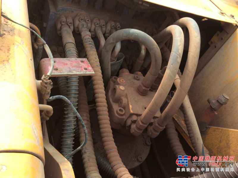 云南出售转让二手4000小时2014年福田雷沃FR225E挖掘机
