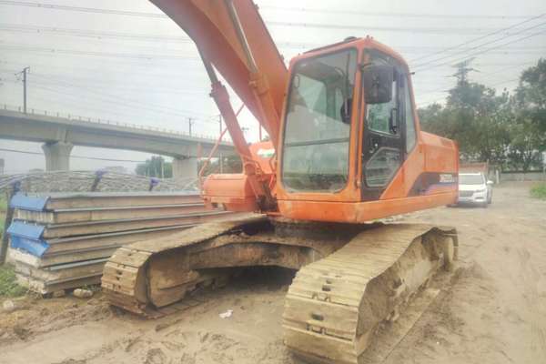 北京出售转让二手7200小时2011年斗山DH220LC挖掘机