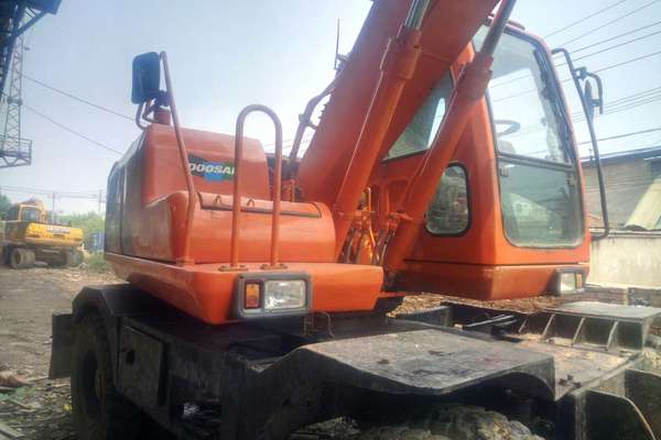 北京出售转让二手7800小时2006年斗山轮挖DH150W挖掘机
