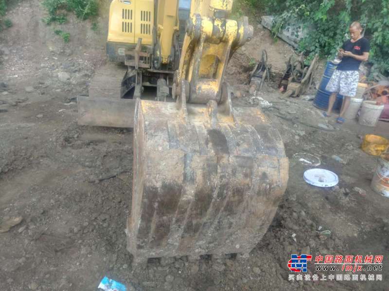 北京出售转让二手6500小时2010年现代R60挖掘机