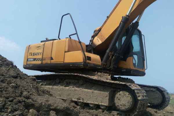 内蒙古出售转让二手8500小时2010年三一重工SY210C挖掘机