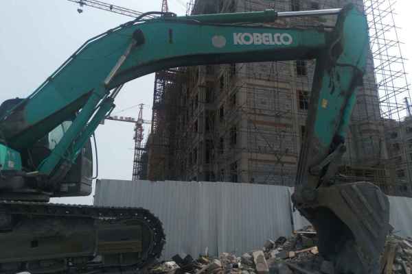 内蒙古出售转让二手10000小时2010年神钢SK350LC挖掘机