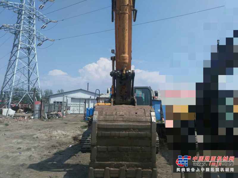 内蒙古出售转让二手8000小时2010年现代R335LC挖掘机