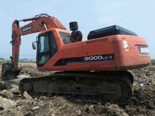 内蒙古出售转让二手9000小时2011年斗山DH300LC挖掘机