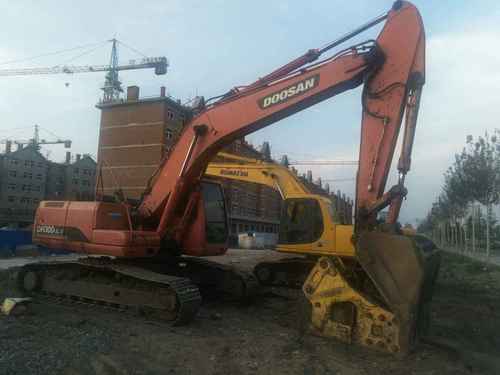 内蒙古出售转让二手9000小时2011年斗山DH225LC挖掘机