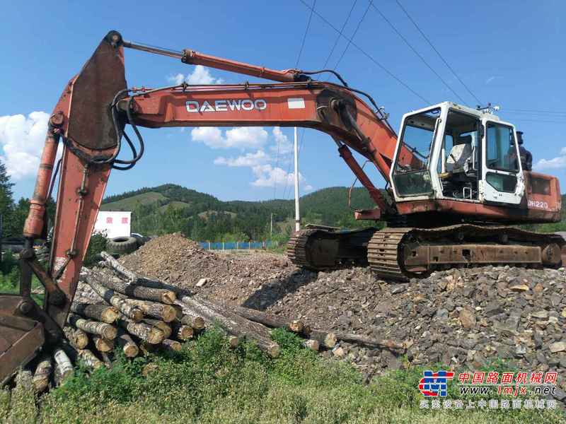 内蒙古出售转让二手18000小时2003年大宇DH220LC挖掘机