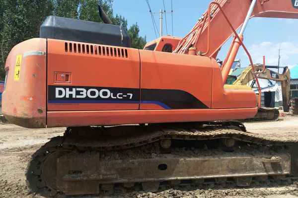 内蒙古出售转让二手7000小时2011年斗山DH300LC挖掘机