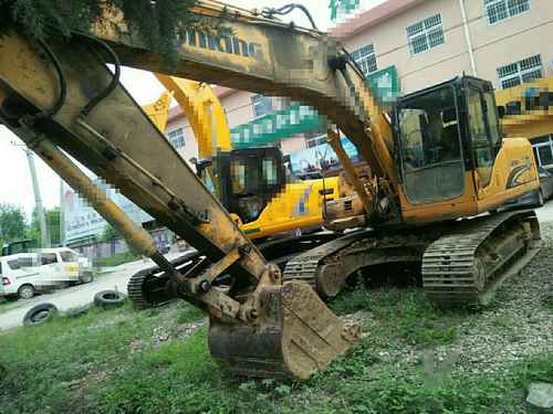 陕西出售转让二手8000小时2009年龙工LG6215挖掘机