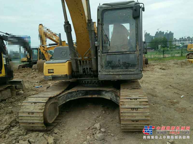 陕西出售转让二手2700小时2014年徐工XE135挖掘机