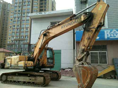 陕西出售转让二手5000小时2011年现代R215挖掘机
