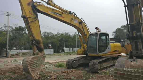 天津出售转让二手18000小时2005年住友SH200A3挖掘机