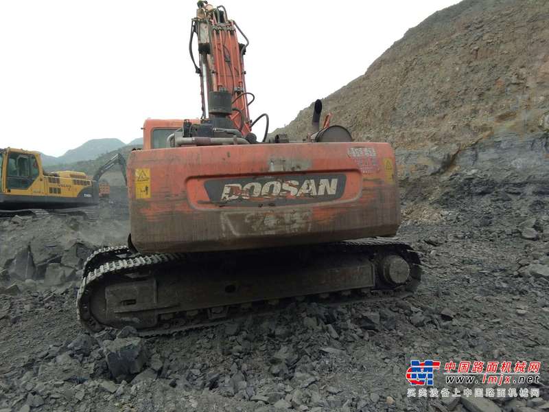 山西出售转让二手1500小时2008年斗山DH300挖掘机