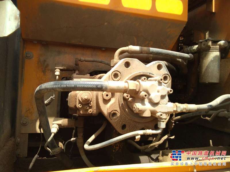 山西出售转让二手8900小时2010年龙工LG6235挖掘机