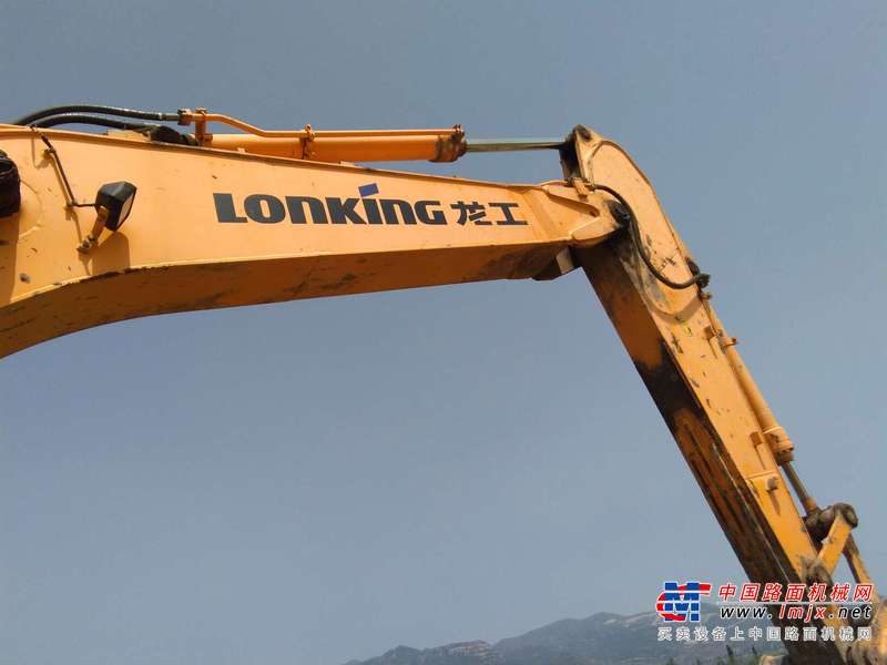山西出售转让二手8900小时2010年龙工LG6235挖掘机