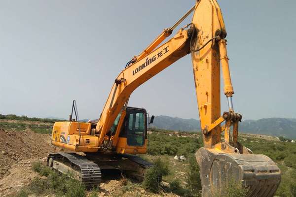 山西出售转让二手8900小时2010年龙工LG6235挖掘机