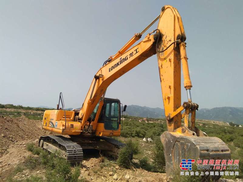 山西出售转让二手8900小时2010年龙工LG6235挖掘机