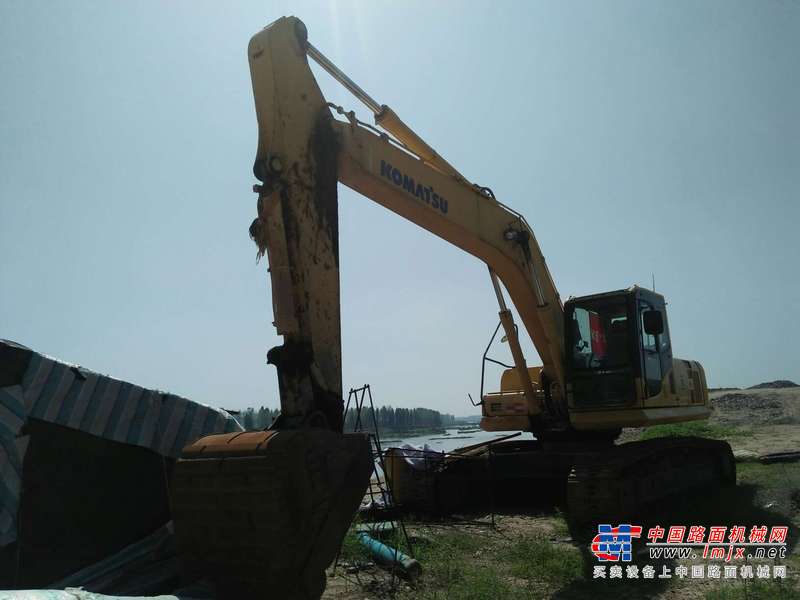 陕西出售转让二手8000小时2010年小松PC240挖掘机