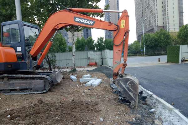 安徽出售转让二手8032小时2012年斗山DH55挖掘机