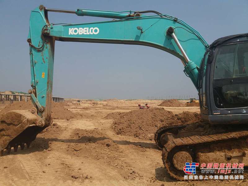 陕西出售转让二手6700小时2011年神钢SK260LC挖掘机