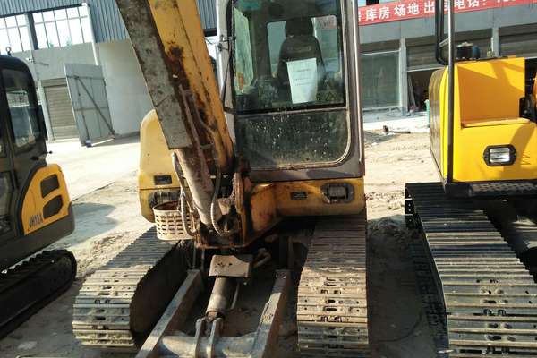 陕西出售转让二手8000小时2010年徐工XE80D挖掘机