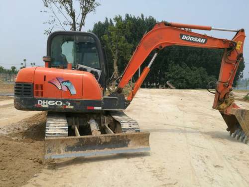 河南出售转让二手6808小时2011年斗山DH60挖掘机