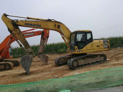 河南出售转让二手9680小时2010年小松PC200挖掘机