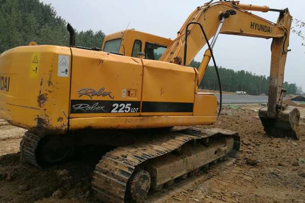 河南出售转让二手9680小时2008年现代R215挖掘机