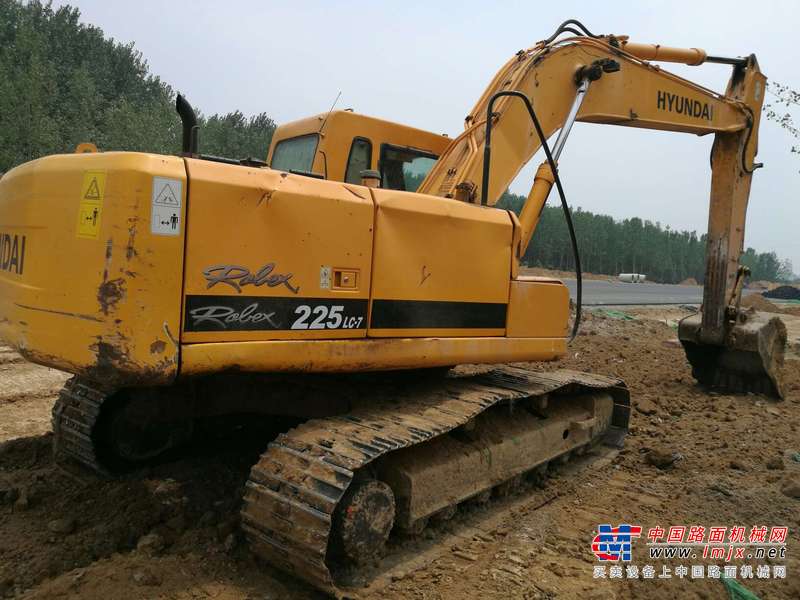 河南出售转让二手9680小时2008年现代R215挖掘机