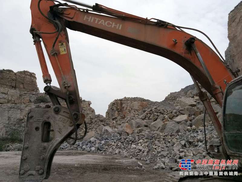 辽宁出售转让二手17000小时2008年日立ZX240挖掘机