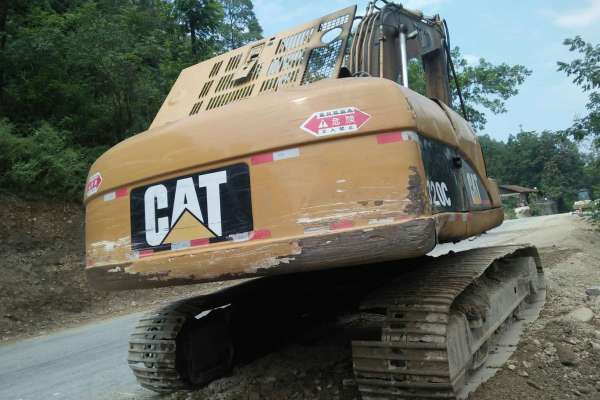 陕西出售转让二手1500小时2005年卡特彼勒320C挖掘机