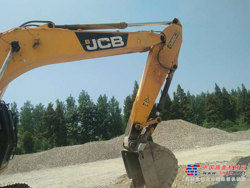 陕西出售转让二手4800小时2013年JCBJS230LC挖掘机