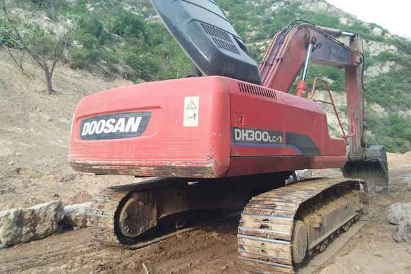 山西出售转让二手8200小时2011年斗山DH300挖掘机