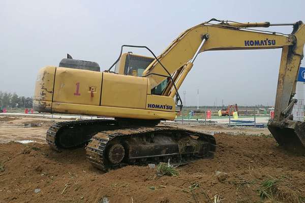 河南出售转让二手8600小时2010年小松PC200挖掘机
