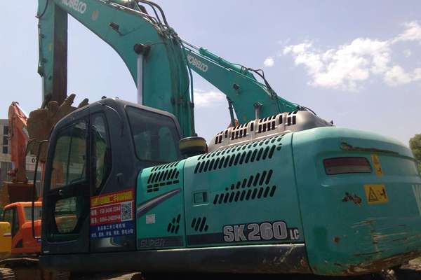 山西出售转让二手8000小时2011年神钢SK260LC挖掘机