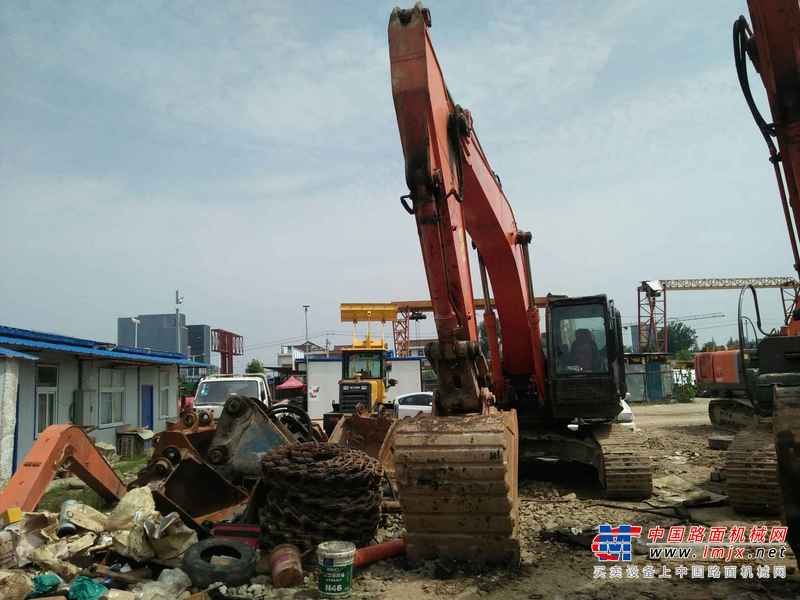 陕西出售转让二手9000小时2012年日立ZX250H挖掘机