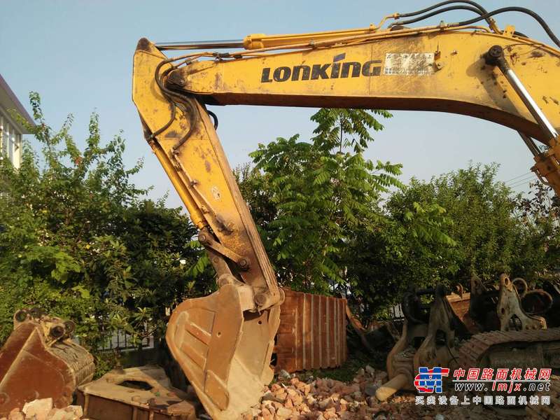陕西出售转让二手8000小时2012年龙工LG6225挖掘机