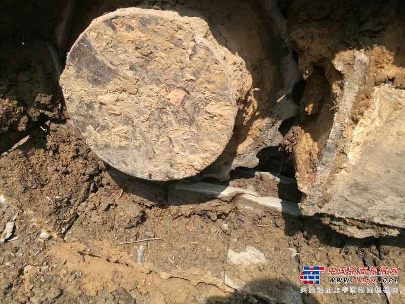 河南出售转让二手6300小时2012年龙工LG6060挖掘机