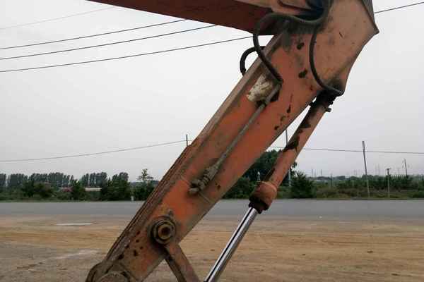 辽宁出售转让二手16000小时2005年日立ZAXIS200挖掘机