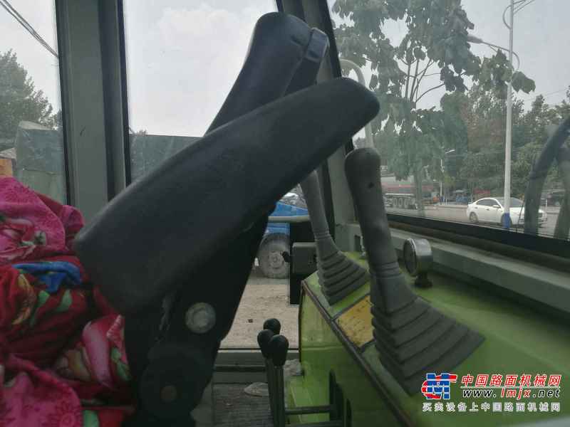 河南出售转让二手3450小时2013年犀牛重工轮挖XNW44180挖掘机