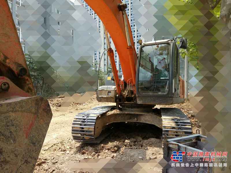 安徽出售转让二手12563小时2010年日立ZX200挖掘机