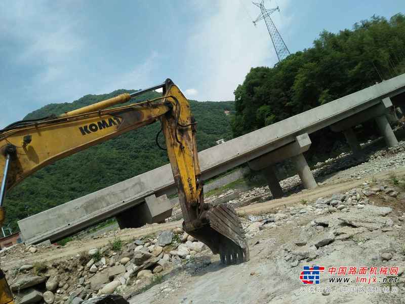 陕西出售转让二手10000小时2008年小松PC240LC挖掘机