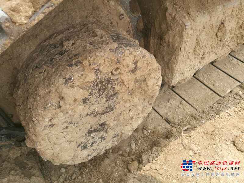 河南出售转让二手4900小时2013年小松PC220挖掘机